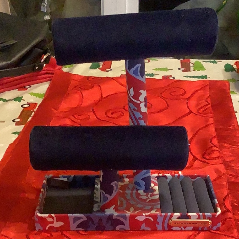 NWOT JEWELRY HOLDER